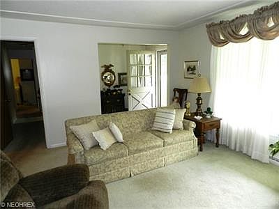 3rd image of 107 Edgewood Dr