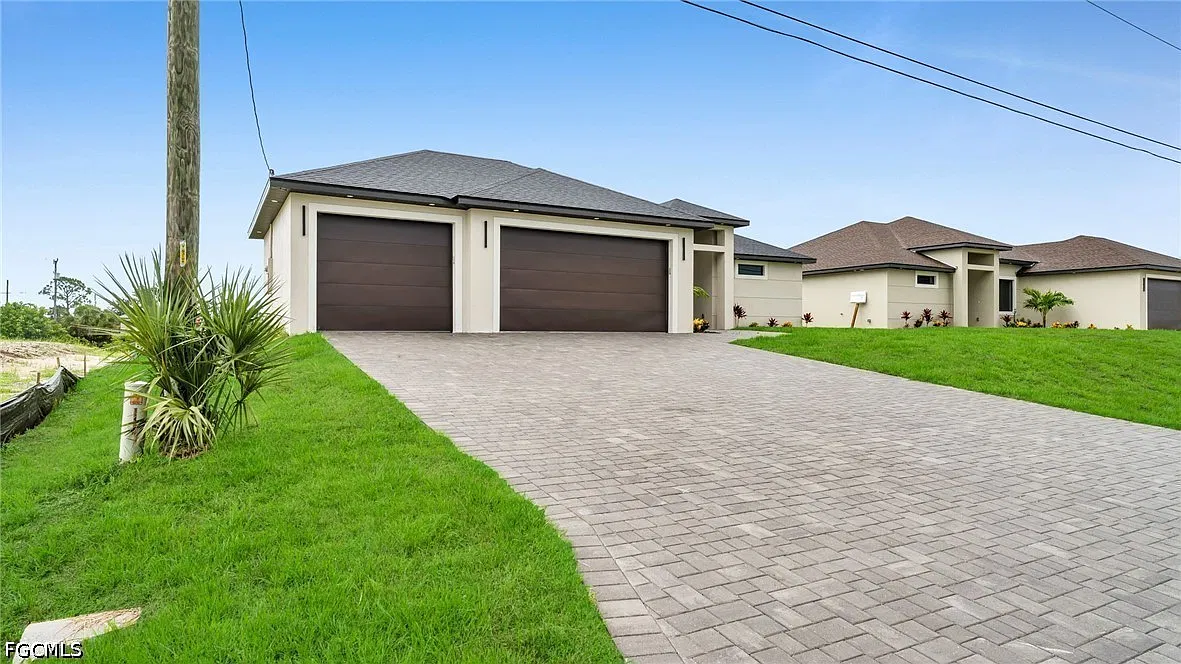 3 bed, 3.0 bath, 1868 sqft, $3,200 — Photo 3
