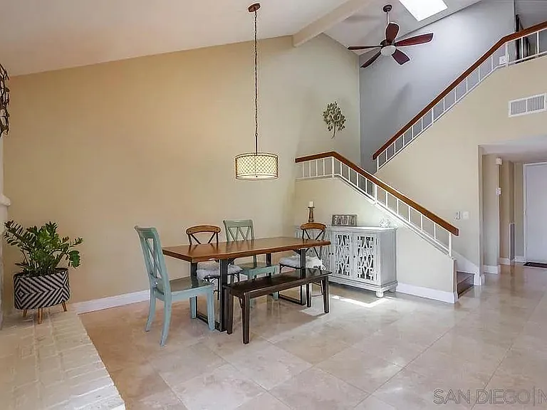 13563 Longfellow Ln — Photo 5