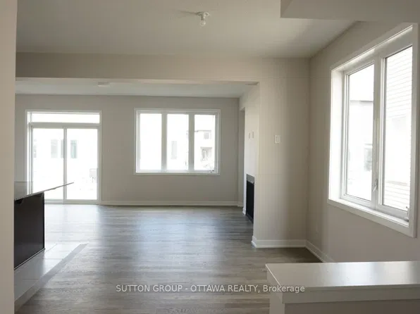 663 Allied Mews, Ottawa, ON K2S 3A1