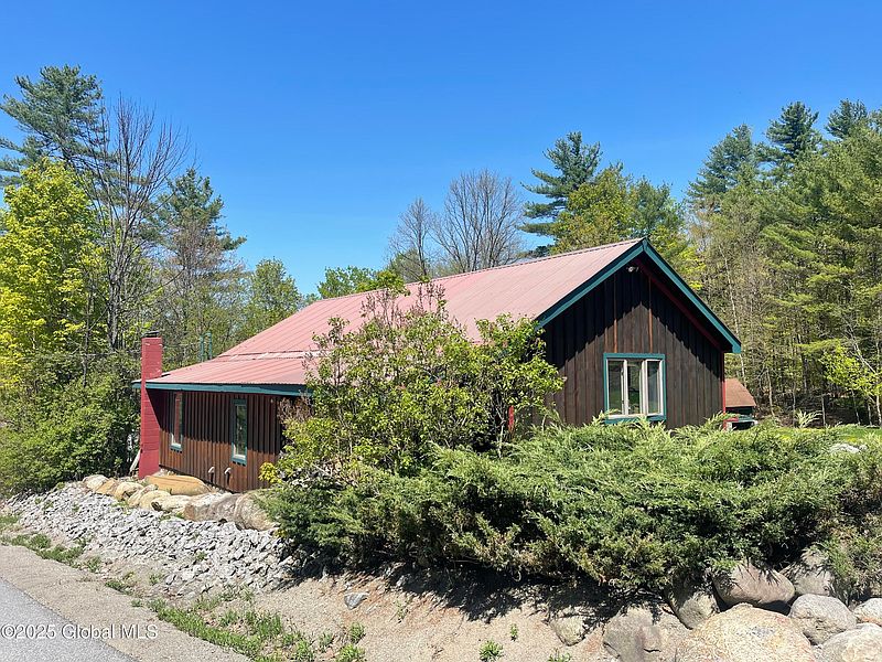 3rd image of 69 Duell Hill Road