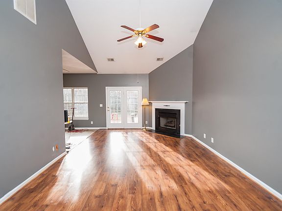 3rd image of 302 N Sweetwater Hills Dr