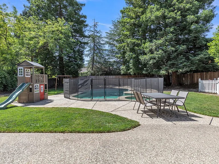 1856 Ridgeview Dr — Photo 31