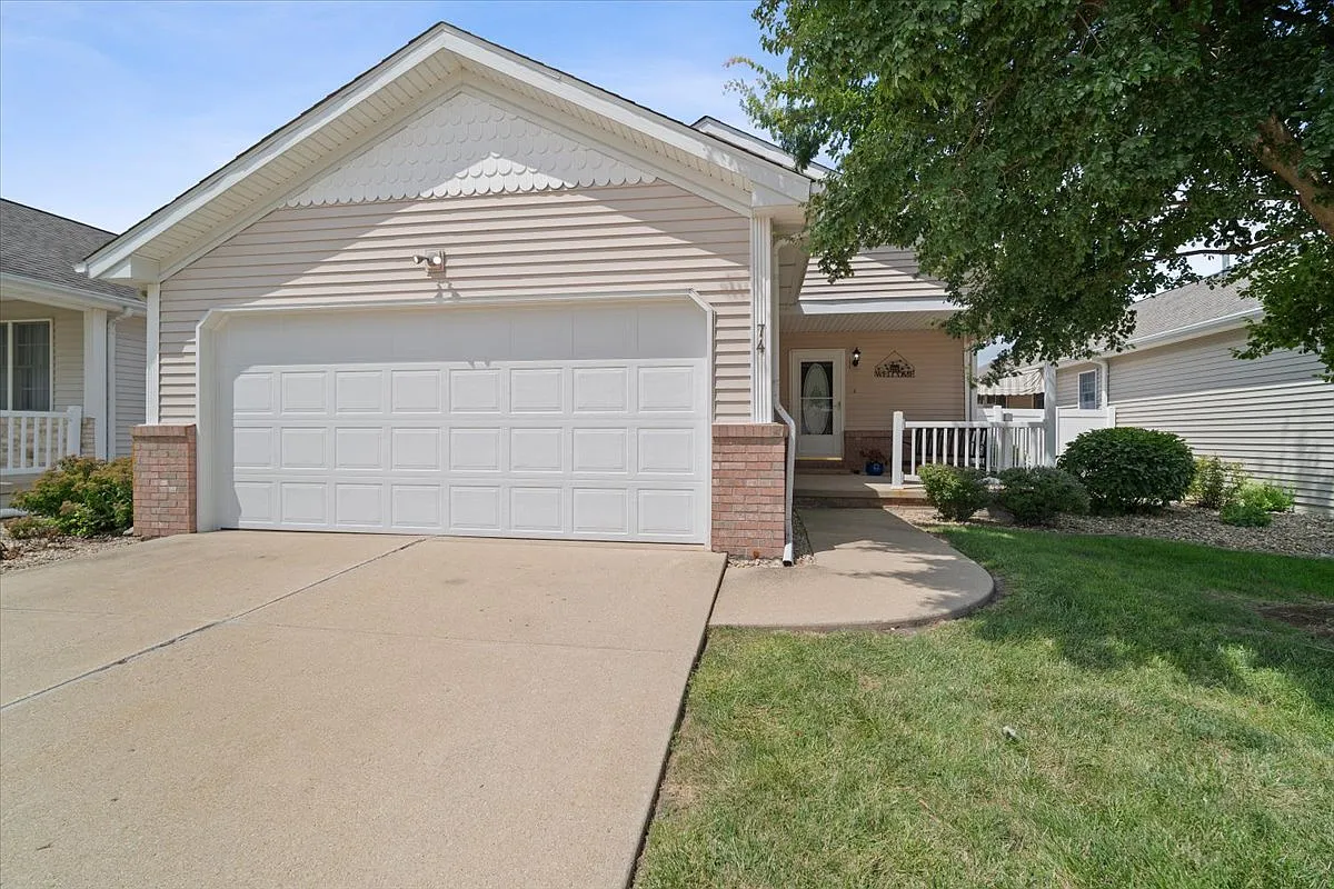74 Astoria Way photo 1