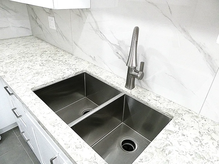669 N Grand Ave #4 — Photo 6