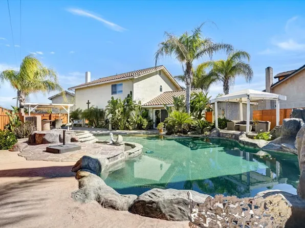 573 Rosewood Ct, Los Banos, CA 93635