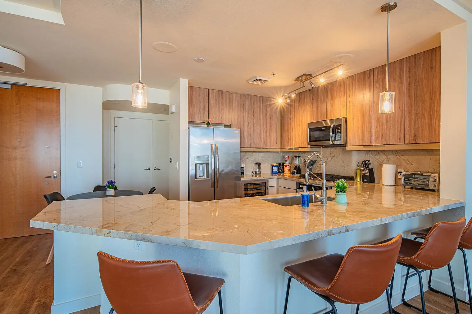 1 bed, 1.0 bath, 947 sqft, $3,507 — Photo 4