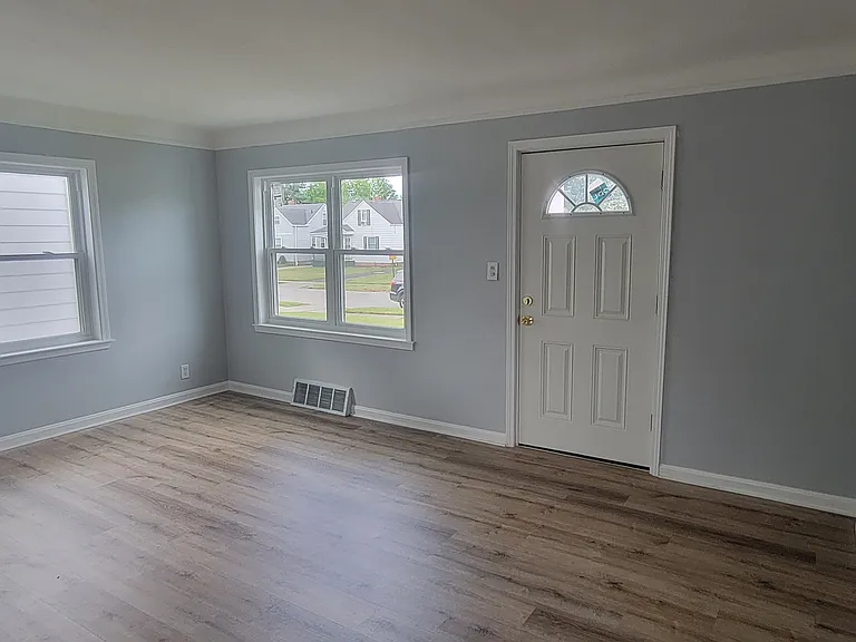 5149 Clement Ave — Photo 3