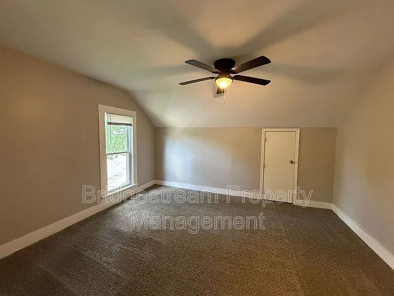 921 S Kent Ln — Photo 5