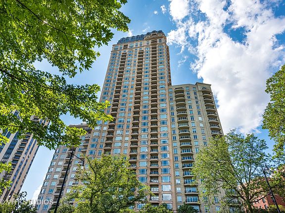 2nd image of 2550 N Lakeview Ave Unit S3001
