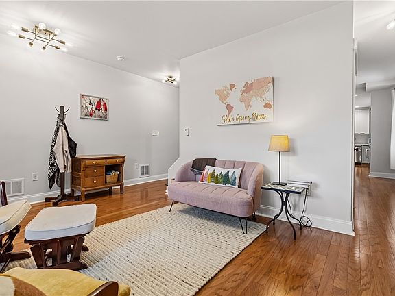 4th image of 1826 Ley St