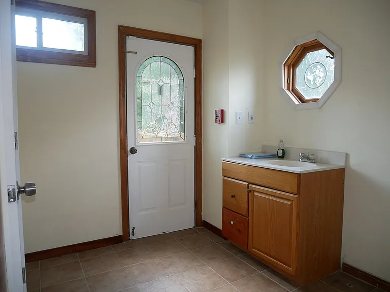 1020 Ferry St — Photo 21
