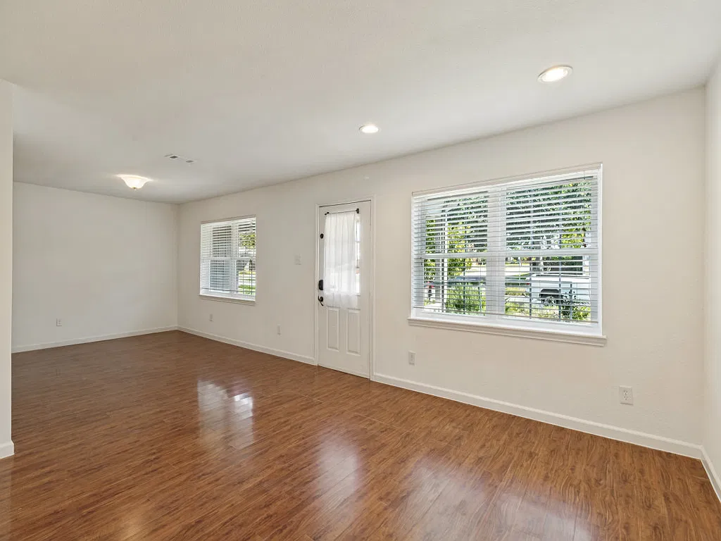 4 bed, 1406 sqft, $2,750 — Photo 3