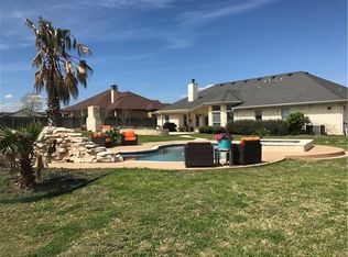 121 Comanche Cir, Hutto, TX 78634