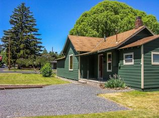 933 SW Forest Ave, Redmond, OR 97756