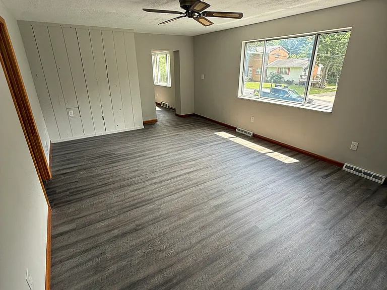 520 Main Blvd — Photo 8