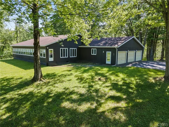 31 Ritchie Rd, Fulton, NY 13069