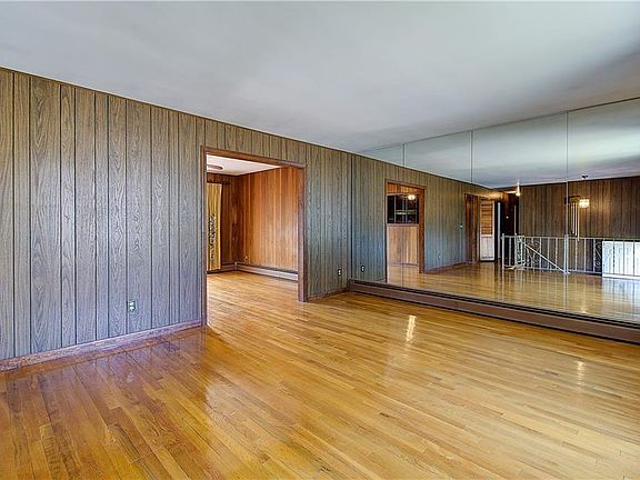 3rd image of 18 Tabor Dr