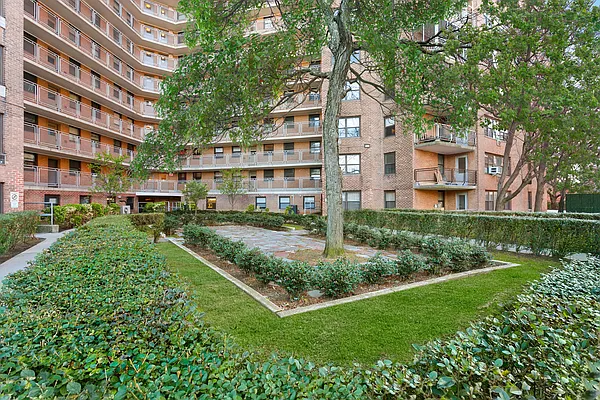 Rented by Vertical Real Estate LLC | media 9