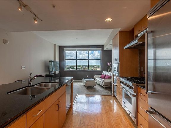4th image of 1120 E Kennedy Blvd Unit 1419