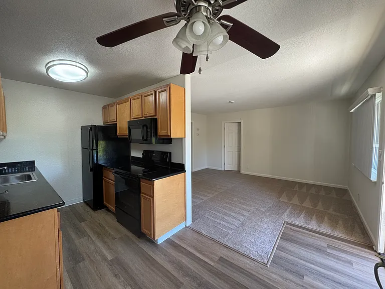 66 W Rincon Ave #F — Photo 4