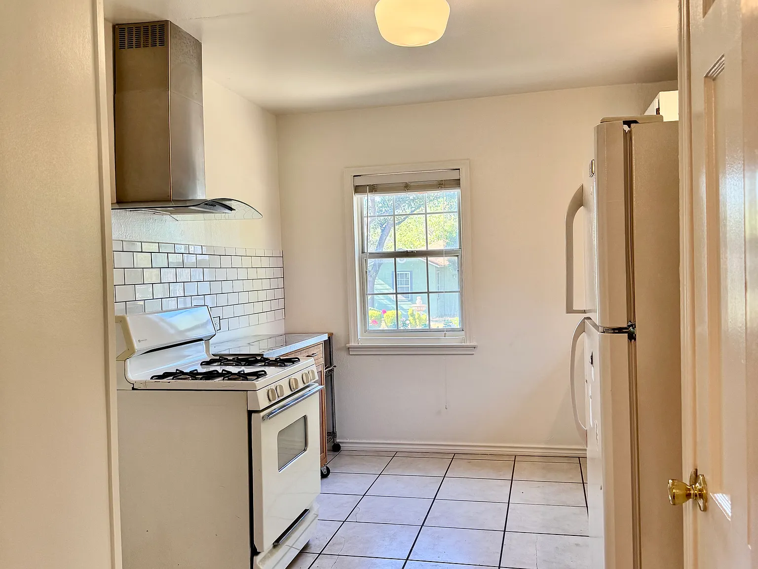 2 bed, 1100 sqft, $1,475 — Photo 4