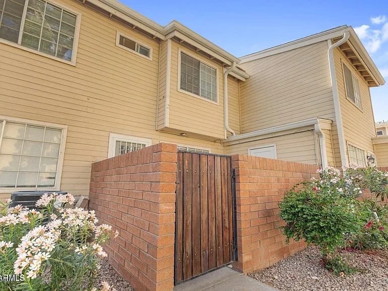 625 S Westwood St #194 — Photo 2