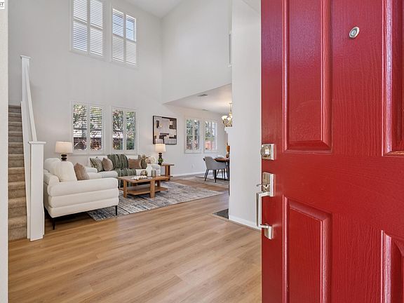 4th image of 2628 Photinia Ct
