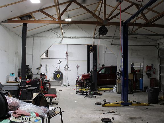 3rd image of 280 Cedar St