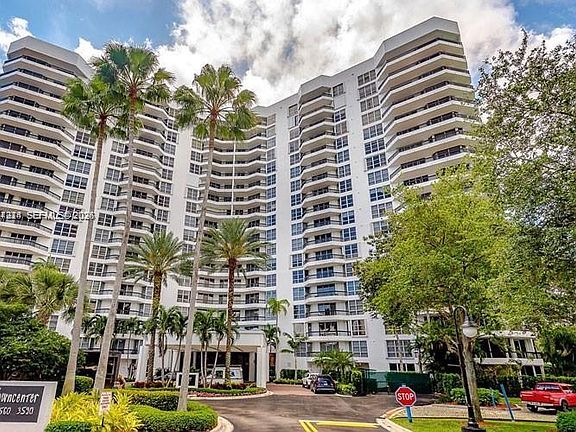 2nd image of 3500 Mystic Pointe Dr APT 2306