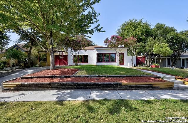 1st image of 2150 W Magnolia Ave