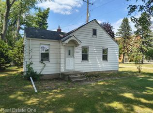 23257 Lahser Rd, Southfield, MI 48033