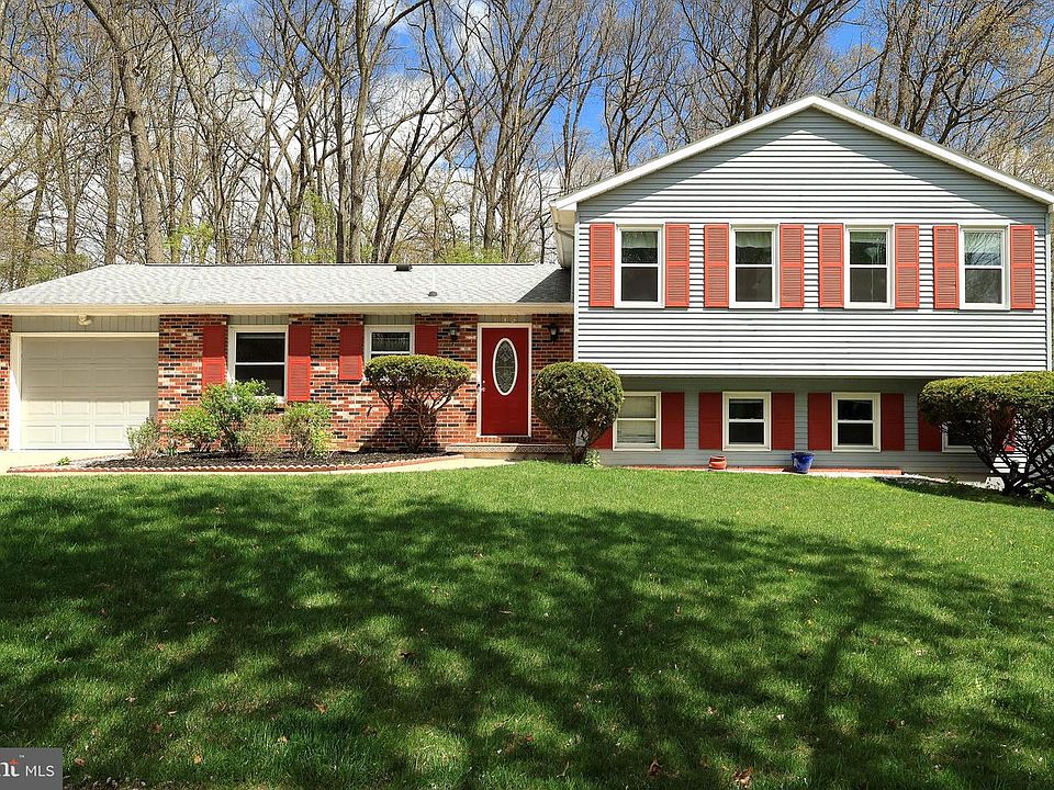 1st image of 419 Canterbury Dr