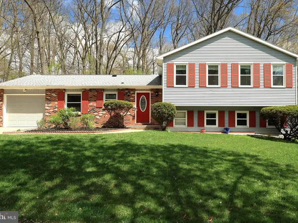 419 Canterbury Dr, State College, PA 16803