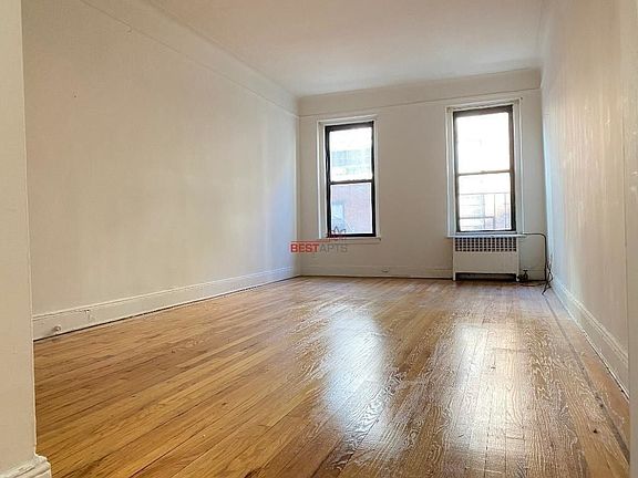 2nd image of 220 E 52nd St APT 3C