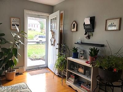 2nd image of 1510 W Mountain Ave S