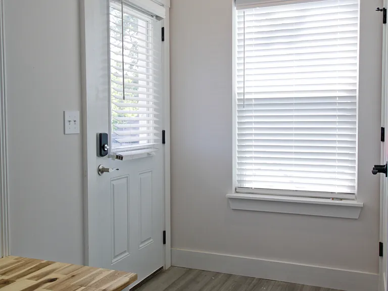1805 Duncan Ave — Photo 36