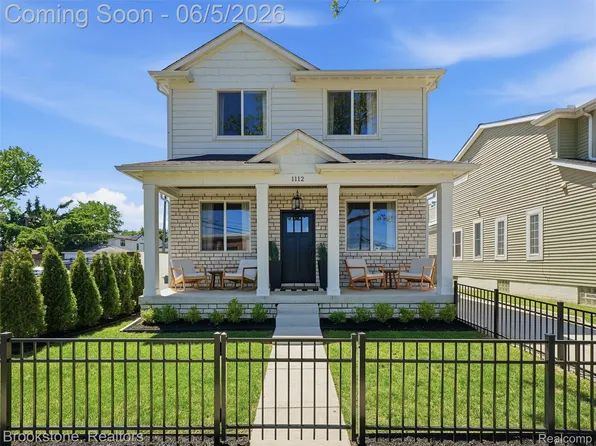 1112 Bennaville Ave, Birmingham, MI 48009