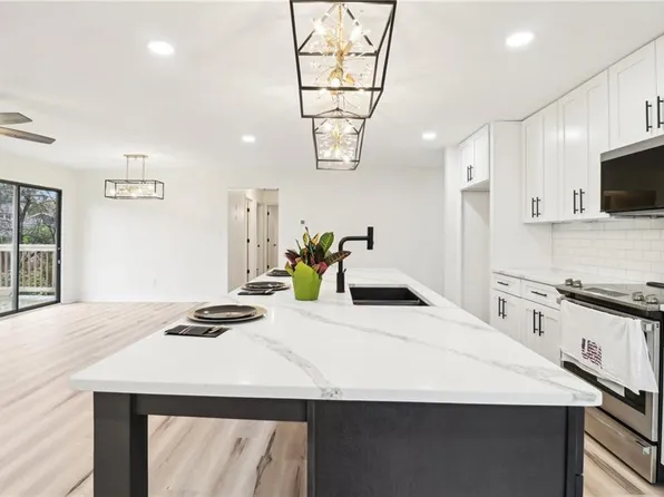 8735 Lafayette Ave, Kansas City, KS 66109