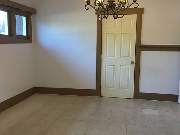 4th image of 1700 S Marguerita Ave