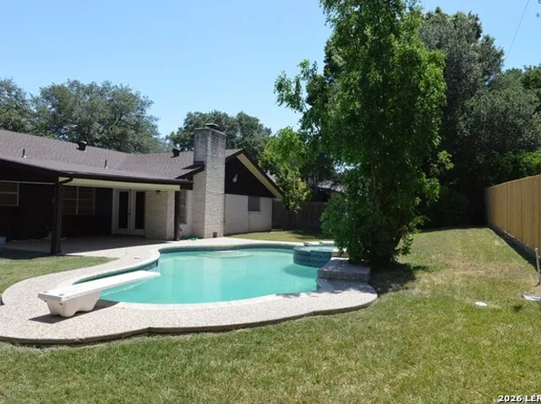 6010 Windhaven Dr, Windcrest, TX 78239