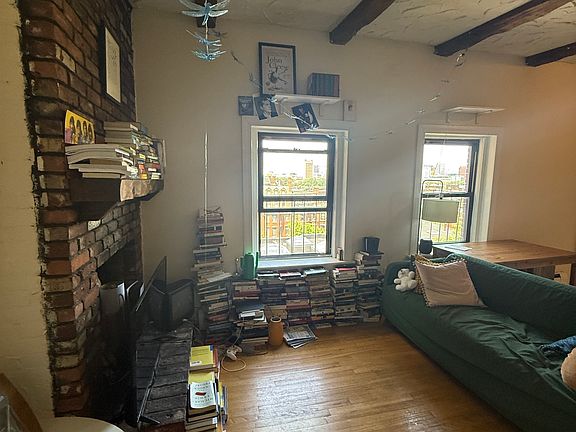 5th image of 398 Marlborough St APT 7