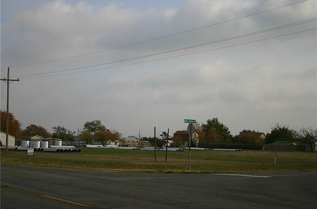 1st image of 427 S. Ray Roberts Pkwy