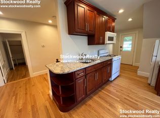 90 Lyndhurst St #U5, Dorchester Center, MA 02124