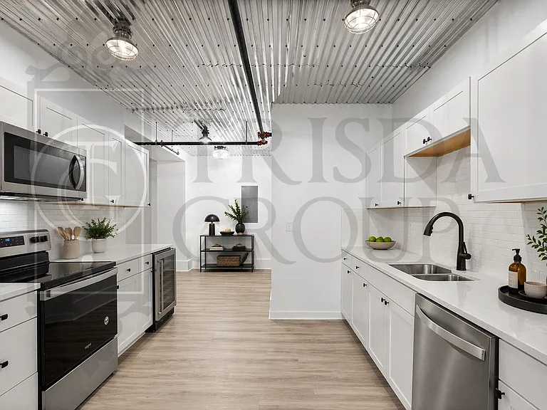 160 Southern Ave — Photo 72