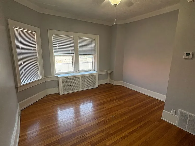 307 S 39th St — Photo 3