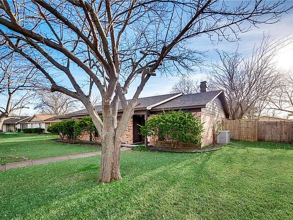 2nd image of 422 Colonial Dr