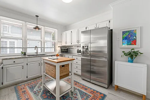 $100 Off 1st Month if Lease Starts by 5/1! Photo 1