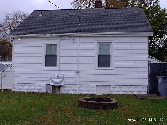 3rd image of 2824 Oakley St