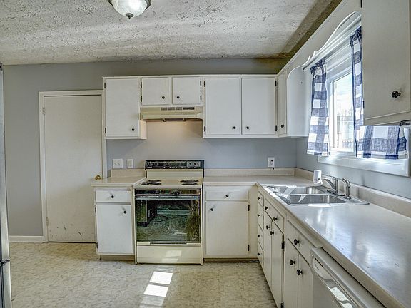 5th image of 1841 Jackson Hollow Rd